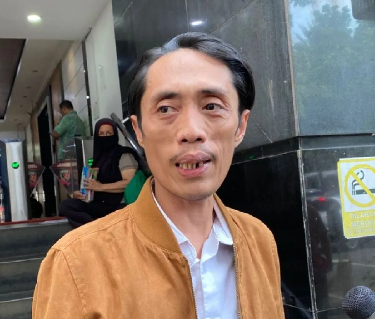 Dian Sandi Ngaku Unggah Foto Ijazah demi Bela Jokowi