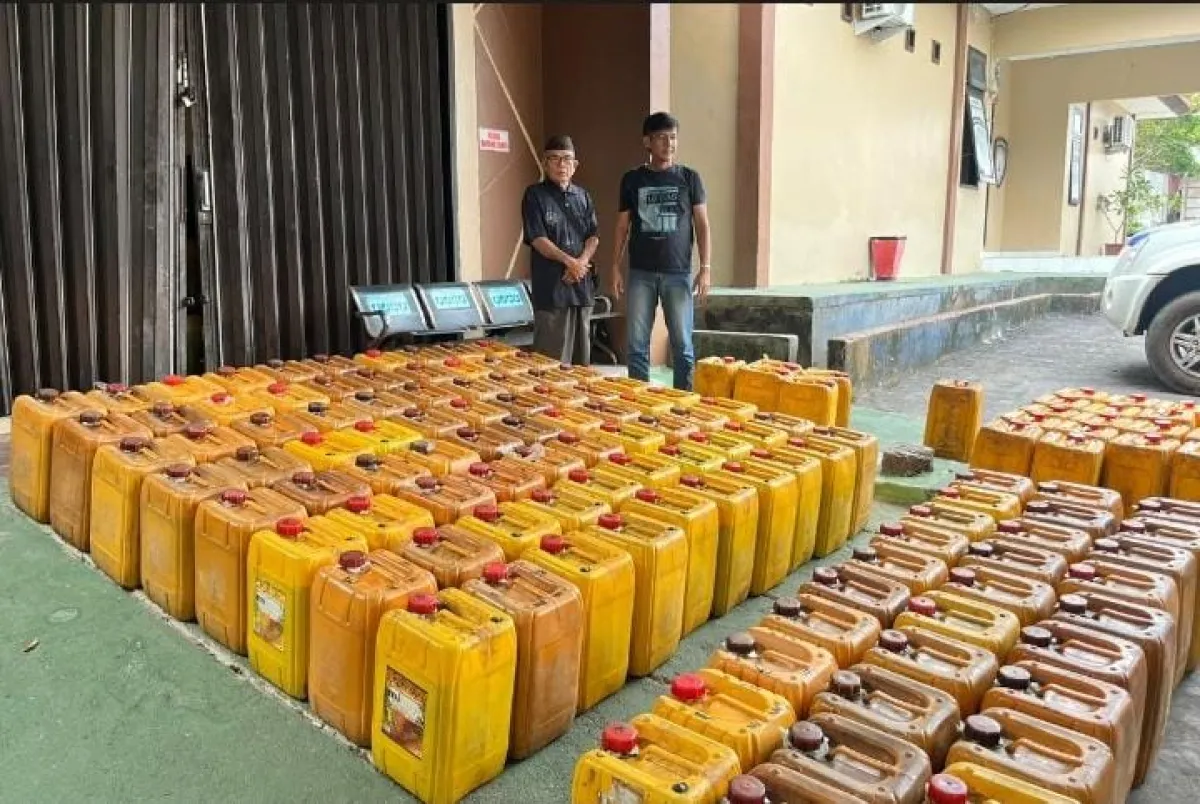 3.040 Liter Pertalite Ditimbun di Rumah 