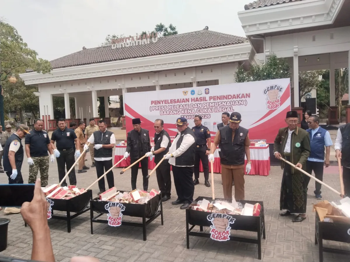 835 Ribu Batang Rokok Ilegal Dimusnahkan di Lamongan, Potensi Kerugian Negara Tembus Rp600 Juta