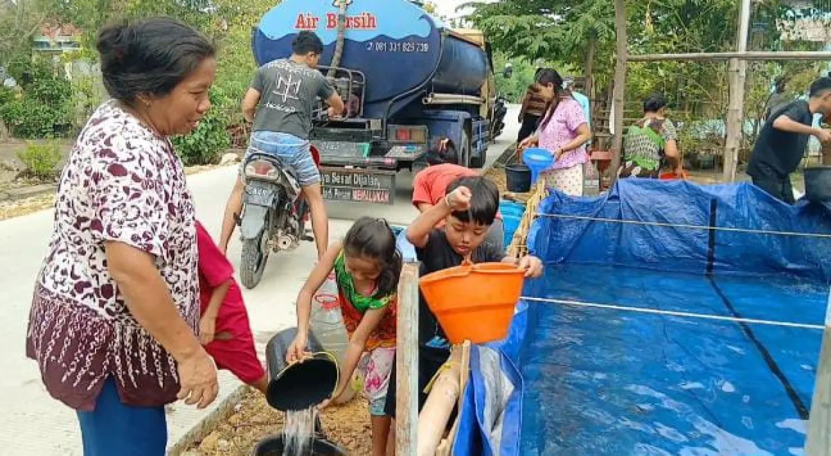 Tuntaskan Misi Kemanusiaan, LSM Cakrawala Keadilan Salurkan 400 Ribu Liter Air Bersih di Lamongan