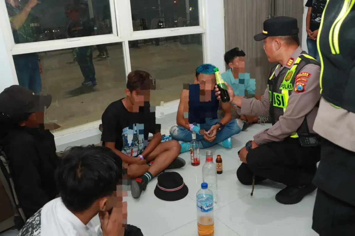 Sterilisasi Stadion Surajaya Ungkap Dugaan Konsumsi Miras, Polres Lamongan Siapkan Blacklist
