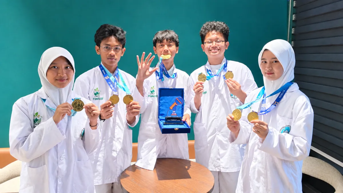 Siswa SMP Islam Al-Azhar 13 Surabaya Ciptakan Venom Patch, Inovasi Gel Luka Berbahan Biji Kelabet