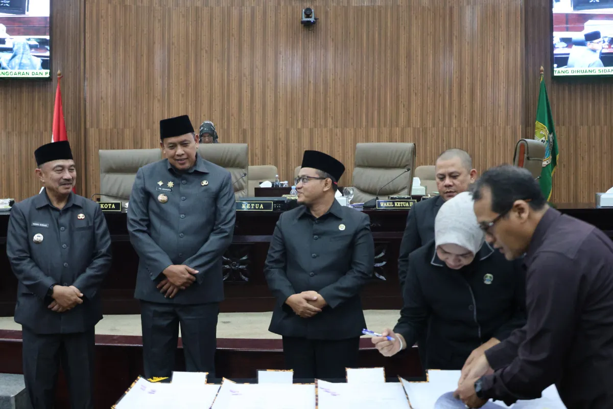 DPRD Kota Bekasi bersama Pemerintah Kota Bekasi resmi menandatangani rancangan peraturan daerah tentang APBD Tahun 2027.