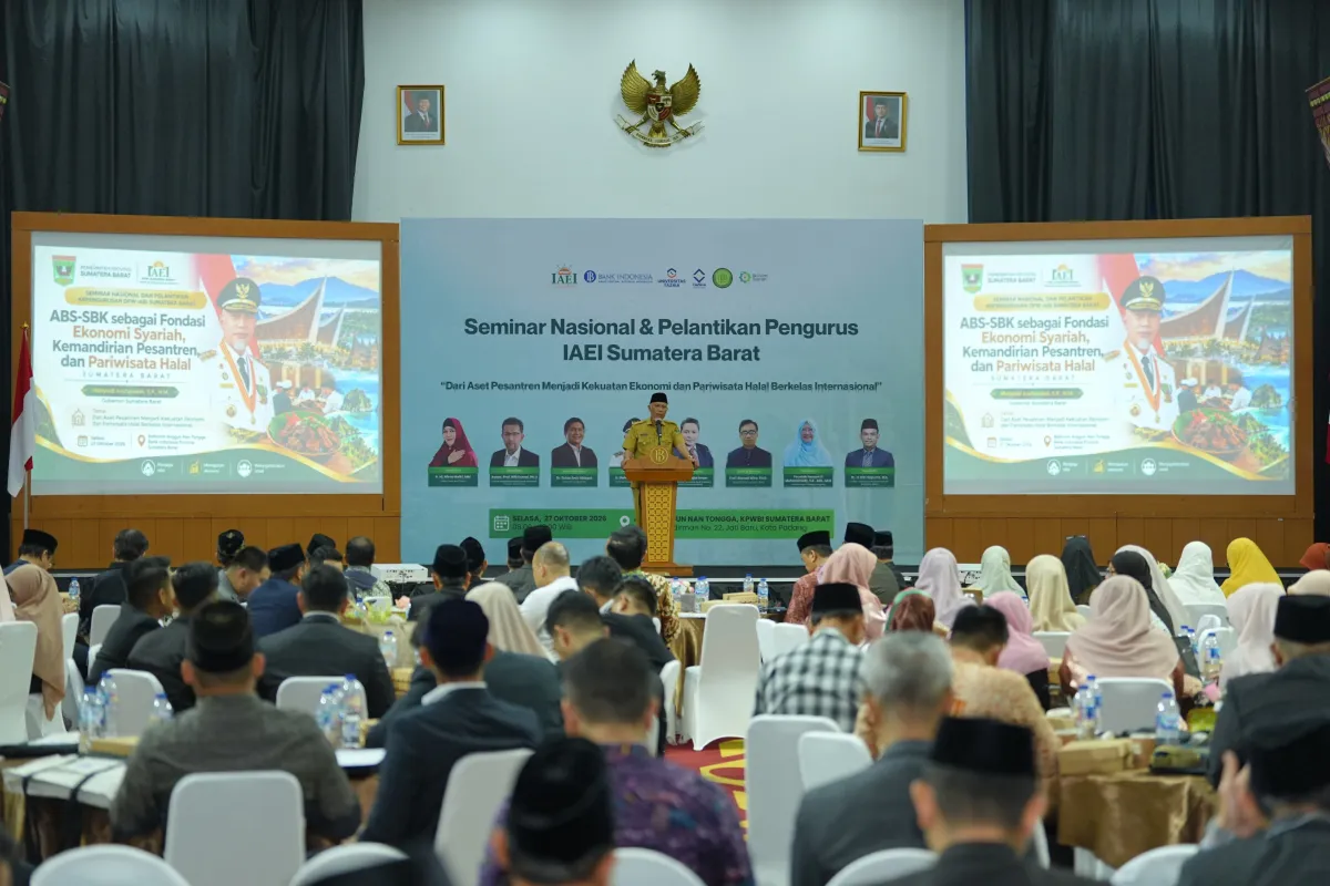 Gubernur Mahyeldi Dorong Pesantren Jadi Penggerak Ekonomi Syariah dan Pariwisata Halal Sumbar