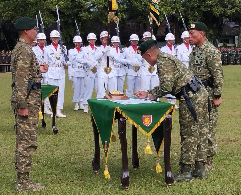 Pangkostrad Ucapkan Selamat Bertugas Kepada Pangdivif 2 Kostrad yang Baru
