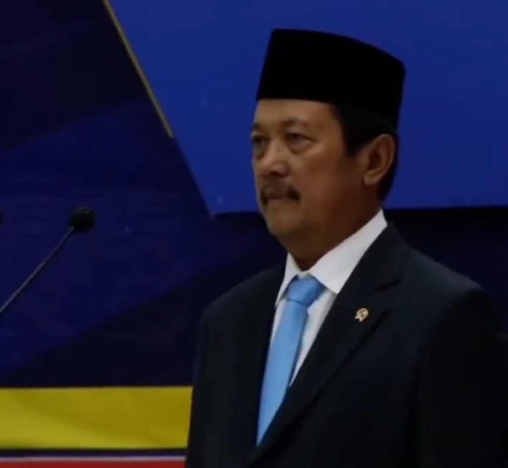 Diduga Kelelahan, Menteri KKP  Sakti Wahyu Trenggono Pingsan saat Pimpin Upacara