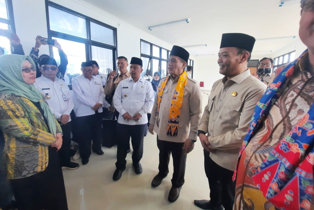 Gedung MTsN 03 Depok Diresmikan, Wamenag Sebut Investasi Masa Depan