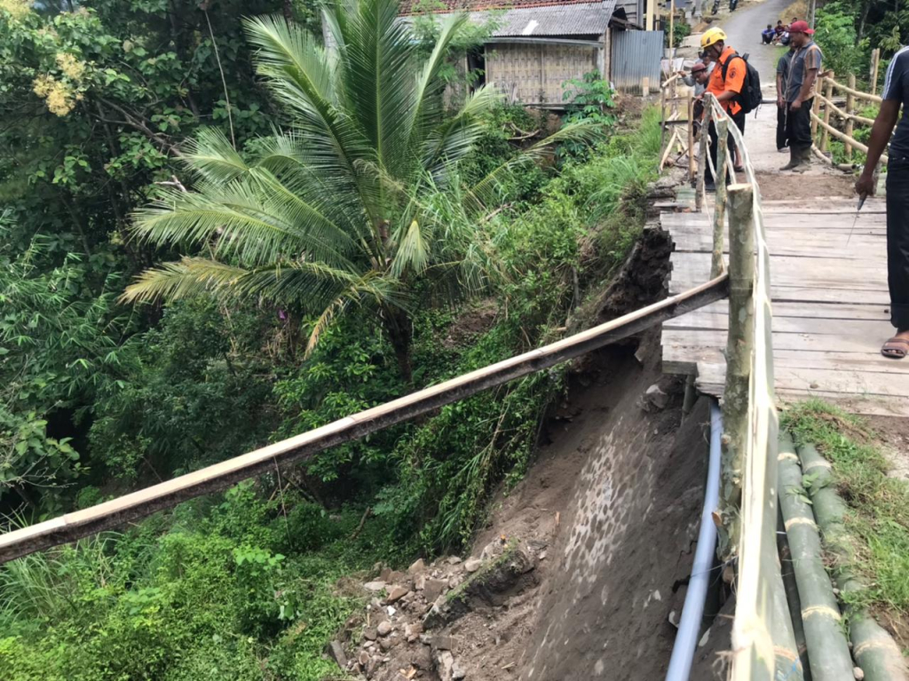 Hujan Deras Picu Longsor di Ponorogo, Jalan Poros Wates–Wagir Lor Terancam Putus