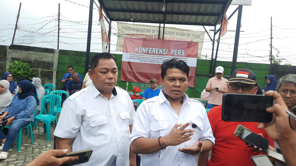 Keberatan Warga Dikabulkan, Pembongkaran Pagar Mutiara Regency oleh Bupati Sidoarjo Dinilai Tak Bisa Dilanjutkan