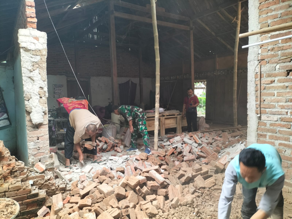 Nyaris Tertimbun saat Lelap, Cerita Warga Ponorogo Selamat dari Gempa Pacitan M 6,4