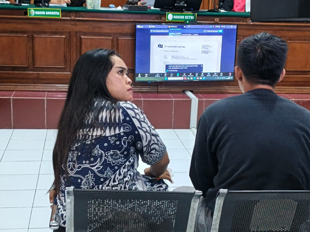 Fujika Istri Siri Kusnadi Diduga Selingkuh dengan Asistenya