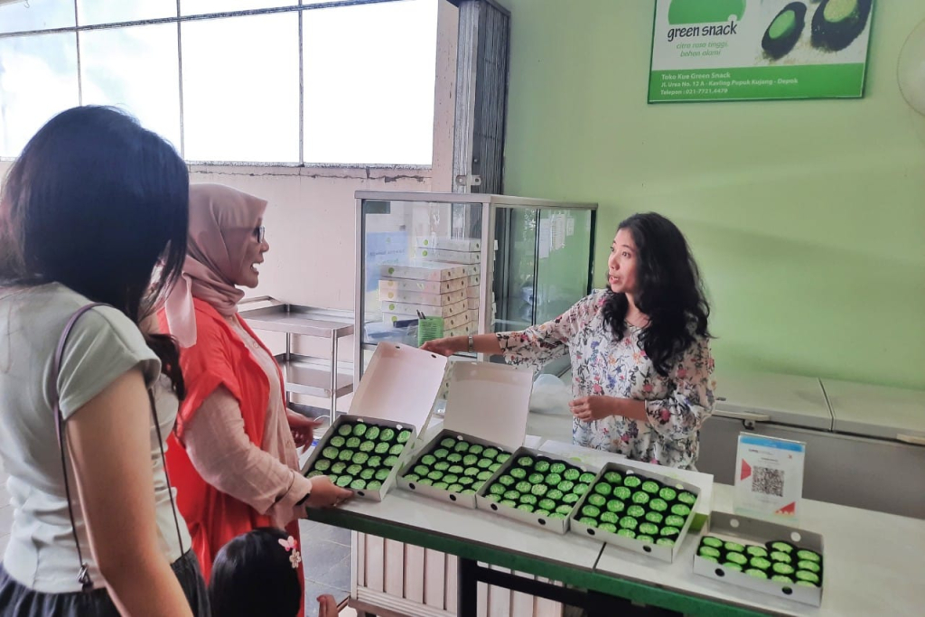 Berbasis Bahan Alami, Kue Ijo Green Snack Depok Berhasil Tembus Pasar Nasional
