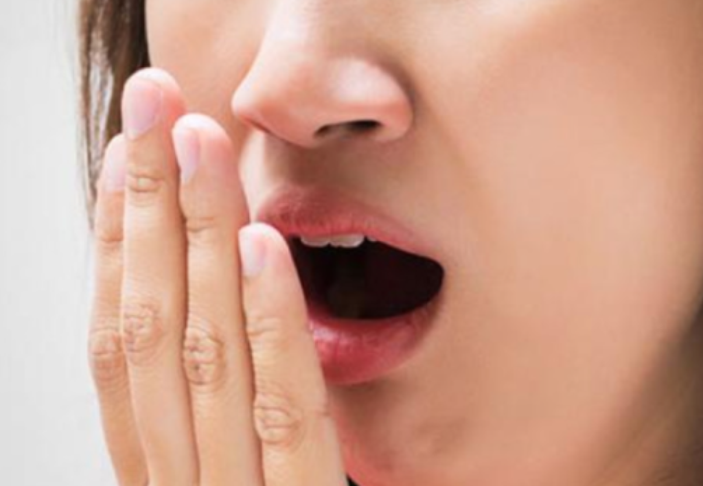 Survei: 25% Orang Mengeluh Bau Mulut saat Puasa