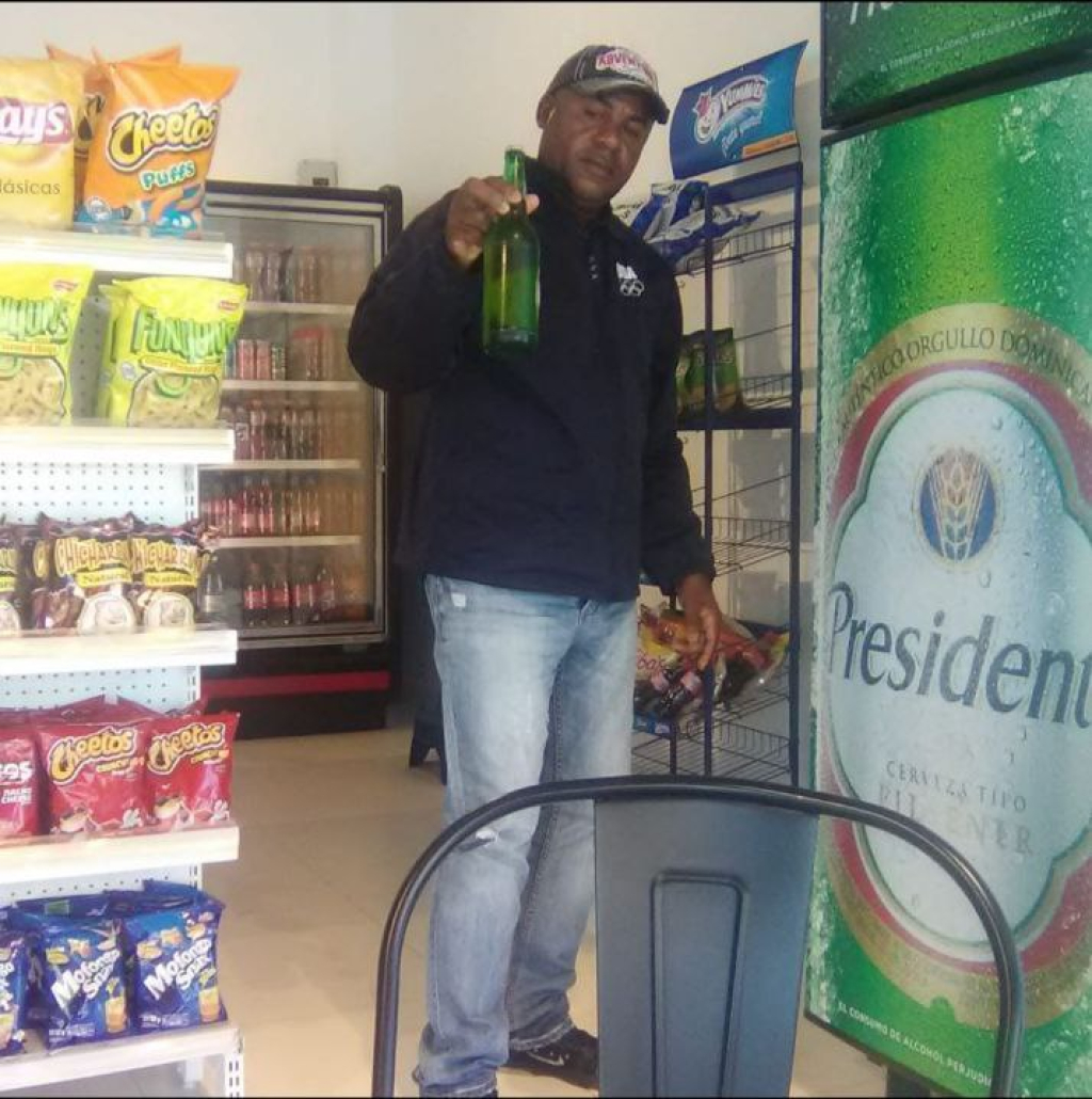 Asyik Makan di Warung, Wanita Ini Diparang Mantan Suami