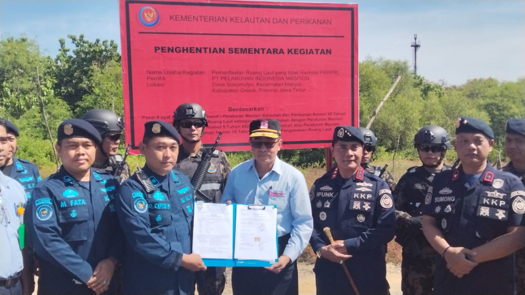 KKP Hentikan Aktivitas PT PIM di Laut Gresik, Tegaskan Tak Ada Toleransi Pemanfaatan Tanpa Ijin