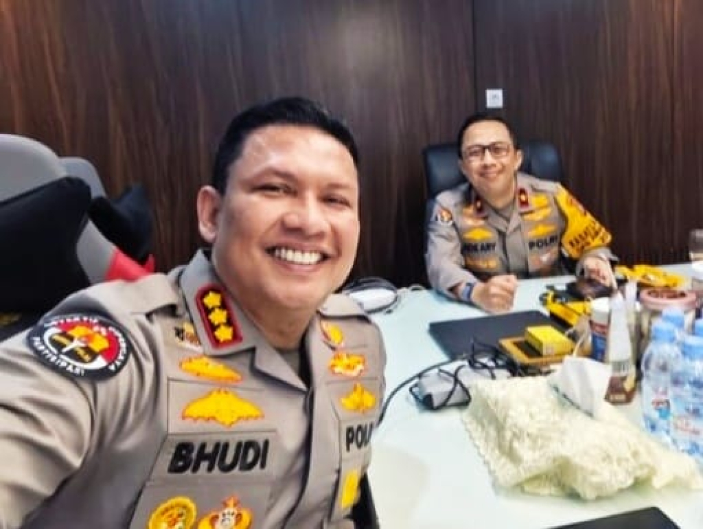 Polisi Kejar Dua Debt Collector yang Viral Menusuk Advokat 