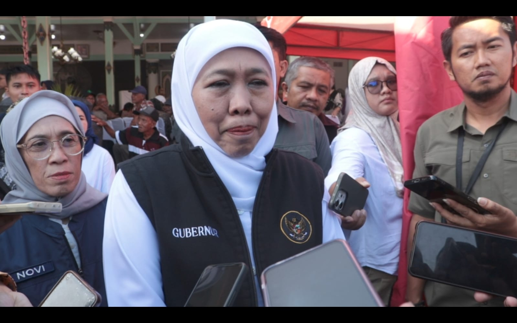 Bersama Siswa SLB, Khofifah Gelar Kegiatan Belanja di Mal Bukan di Pasar Tradisional