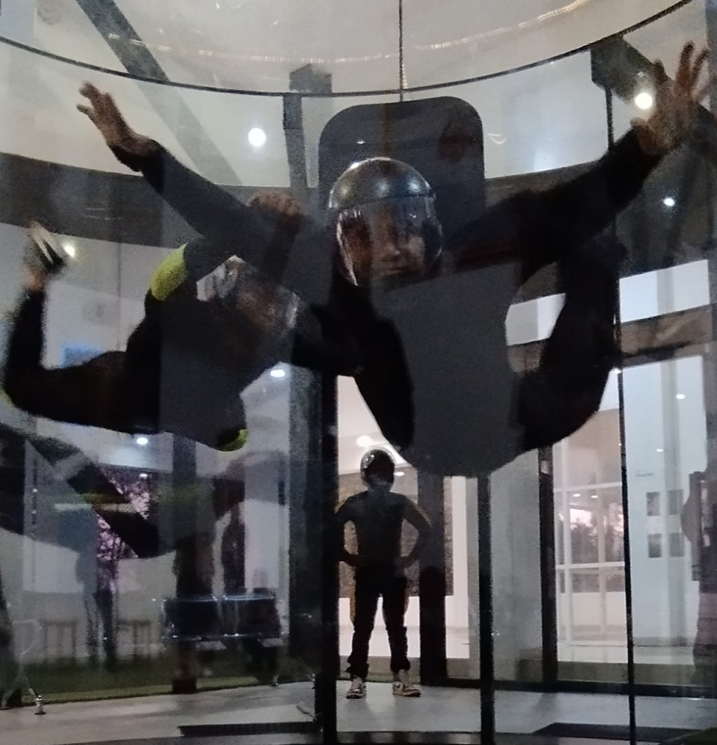 Halalal Bihalal Divisi 2 Kostrad, Berikan Kejutan Wartawan Senior Kota Batu Terjun Bebas Bersama