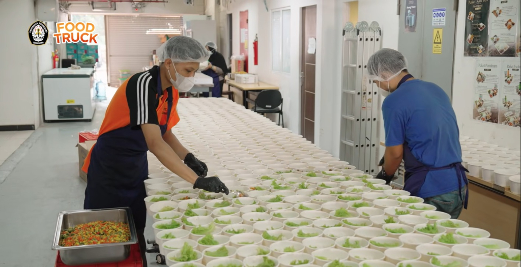 Program Food Truck Undip Sediakan untuk Makan Siang Gratis Mahasiswa