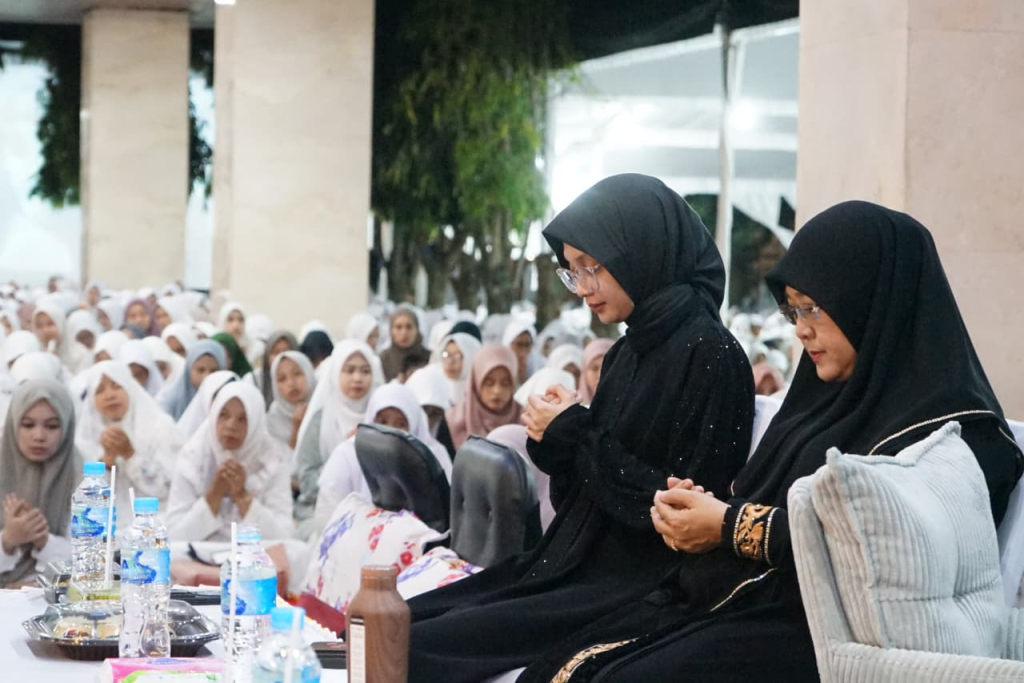 Hadiri Haul Lirboyo, Wali Kota Kediri Tekankan Pentingnya Ukhuwah dan Keteladanan Ulama