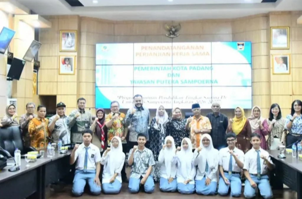 Pemko Padang Gandeng Sampoerna Foundation, 8 Siswa Raih Beasiswa Kuliah Internasional