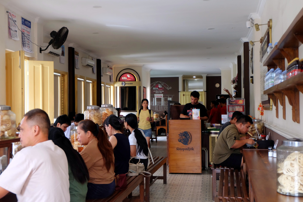 Bumbu Paten dan SOP Modern, Kunci Soto Podjok Kediri Bertahan Sejak 1926