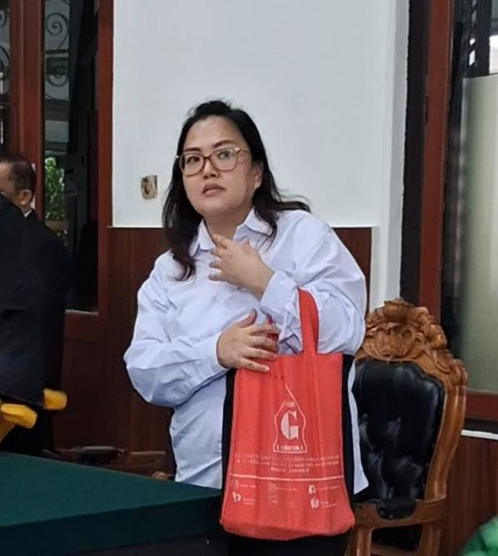 Vera Mumek Terdakwa Penggelapan Rp 5,2 Miliar Dituntut 3 Tahun 3 Bulan Penjara
