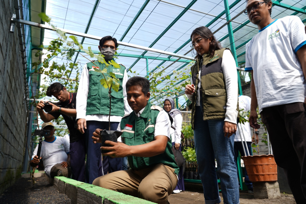PLN UIT JBM Masuk Nominator TOP CSR Award 2026 Berkat Sukses Kembangkan Agroeduwisata Anggur Kediri