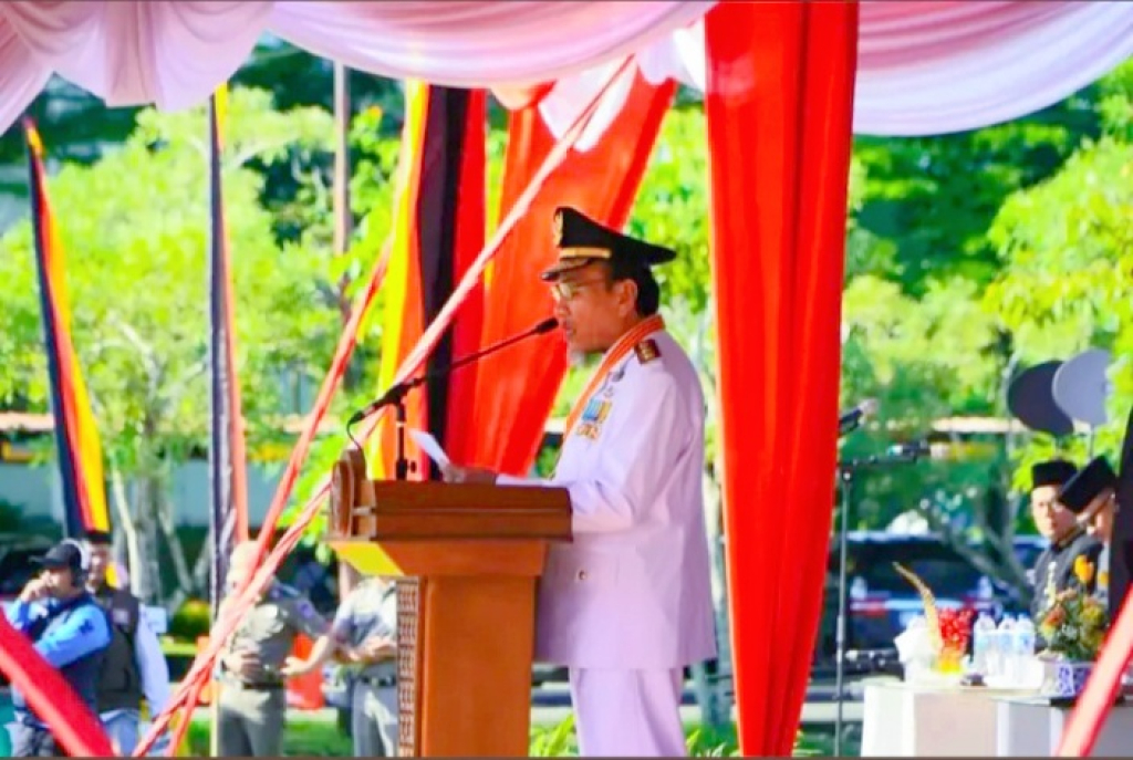 Maigus Nasir Tekankan Pendidikan Berbasis Nilai dalam Upacara Hardiknas dan Hari Otda di Padang