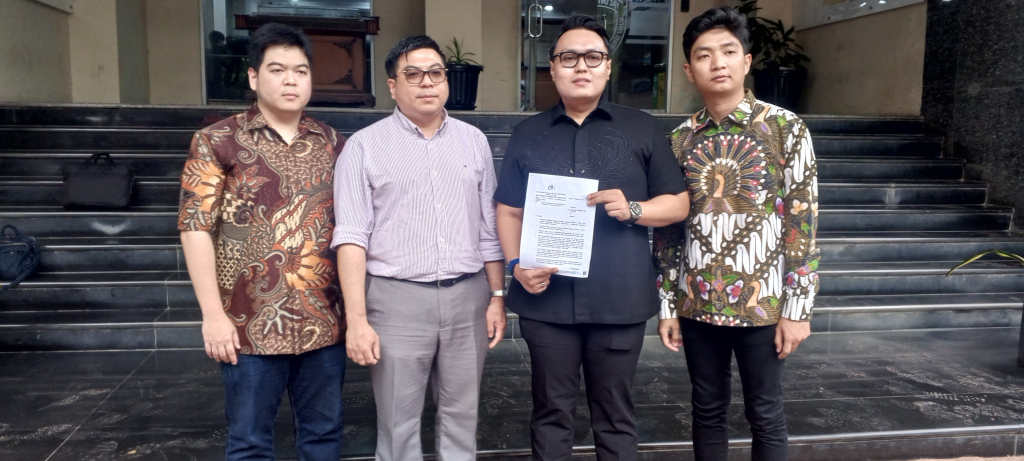 Usai Gugatannya Menang dengan PT. Paramount, Nenek Tua 'Malah Ditahan'! Ini Arahan Birowassidik