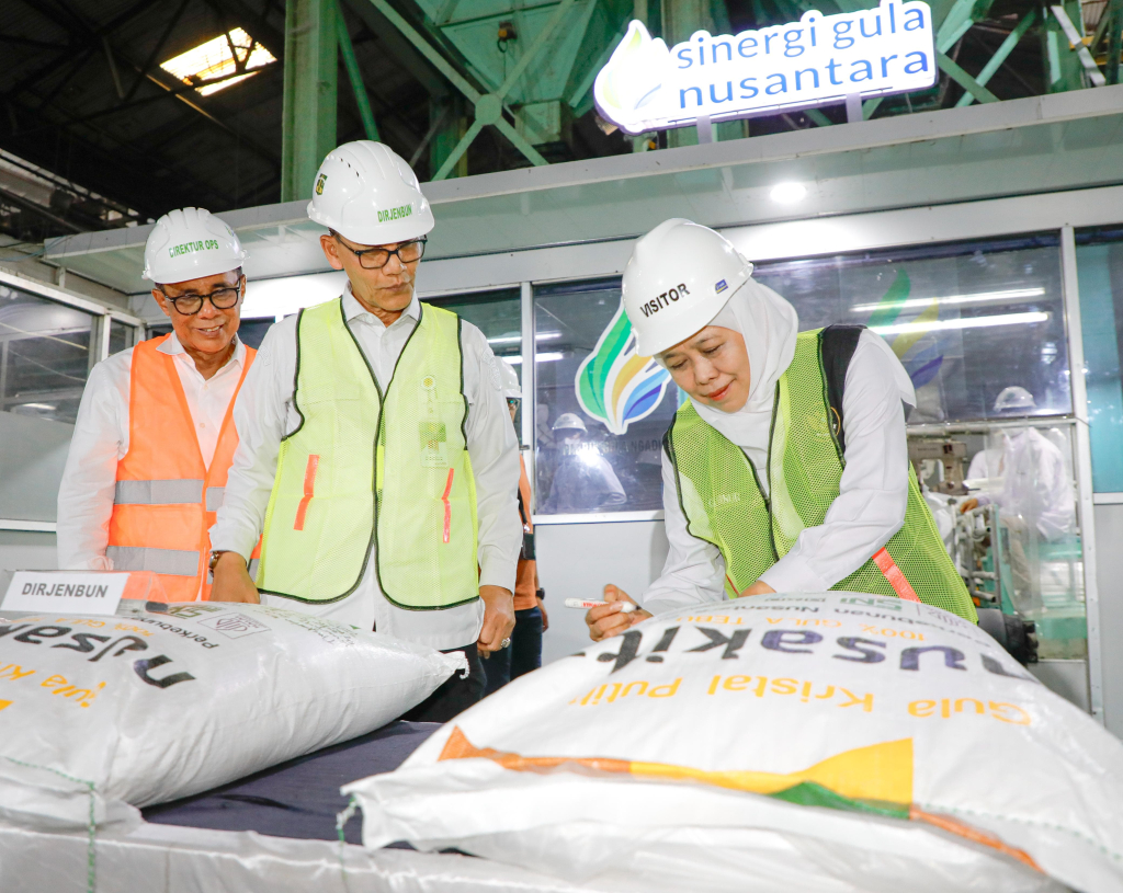 Produksi Gula Jatim Tertinggi 10 Tahun Terakhir, Khofifah Apresiasi Sinergi Petani dan Pabrik