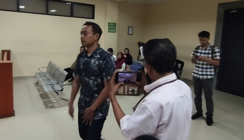 Keponakan Sugiri Akui Jadi Perantara Transfer Uang dan Pengambil Dana dari Rekanan