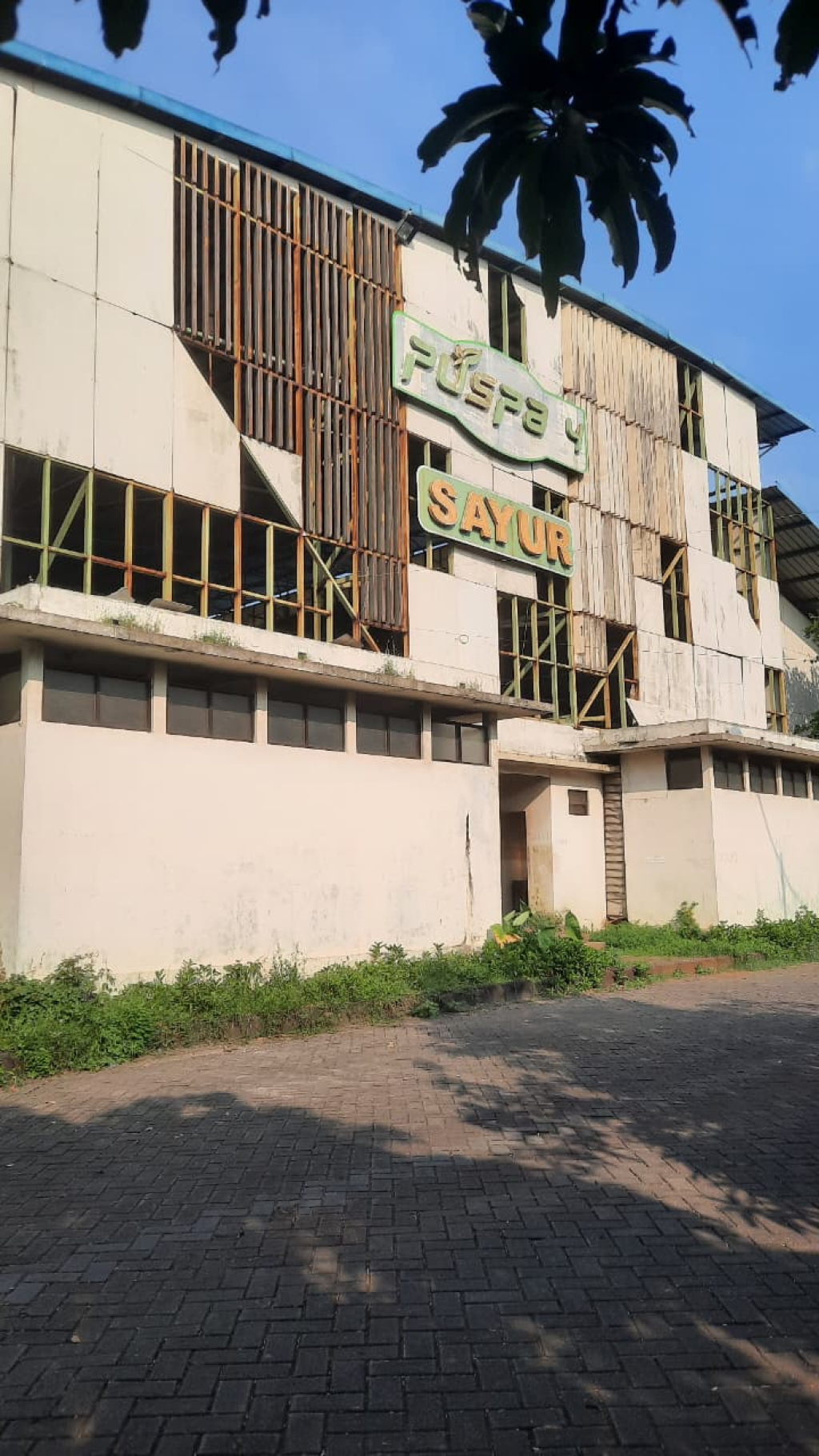 Pasar Puspa Agro Nyaris Mangkrak, Sepi bak Gedung Berhantu