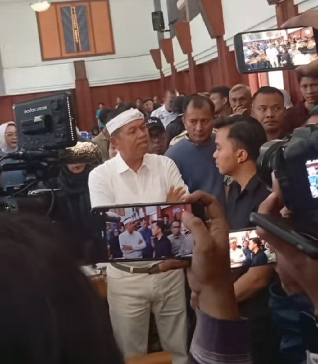 Dedi Mulyadi Perintahkan Kadisdik Jabar Jelaskan Langsung ke Orang Tua Soal Glitch PCMB SPMB 2026