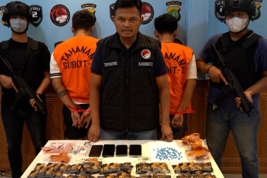 Samarkan Narkoba di Beras Basmati, 2 Pria Ditangkap Polda Metro Jaya di Paseban   