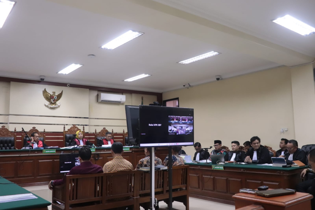 Sidang Korupsi, Saksi Ungkap Diancam Dipecat oleh Maidi demi Tagih Dana CSR