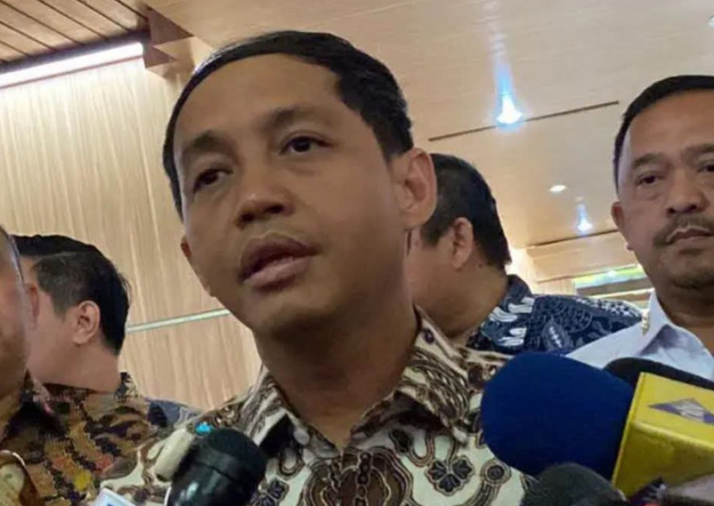 Menhut Raja Juli Akui Terima Amplop dari Bupati Kuansing