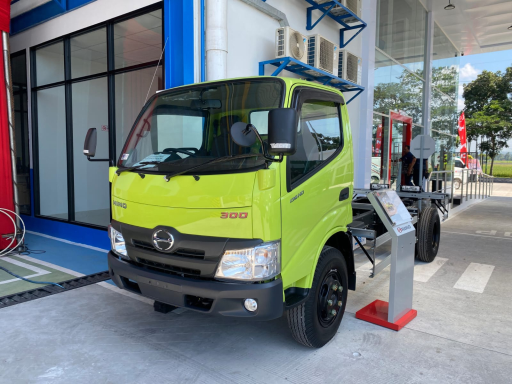 Perkuat Layanan Pelanggan, Hino Resmikan Dealer Modern 3S di Banyuwangi