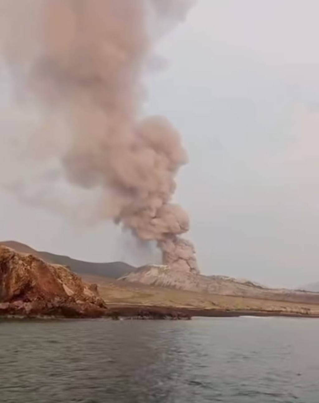 BPBD Banten: Status Gunung Anak Krakatau Masih Level III Siaga, Warga Diminta Tak Percaya Hoaks