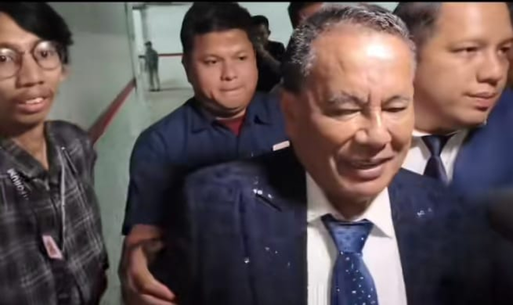 Hotman Paris Resmi Jadi PH Eks Jampidsus, 3 Perkara Jerat Klienya?