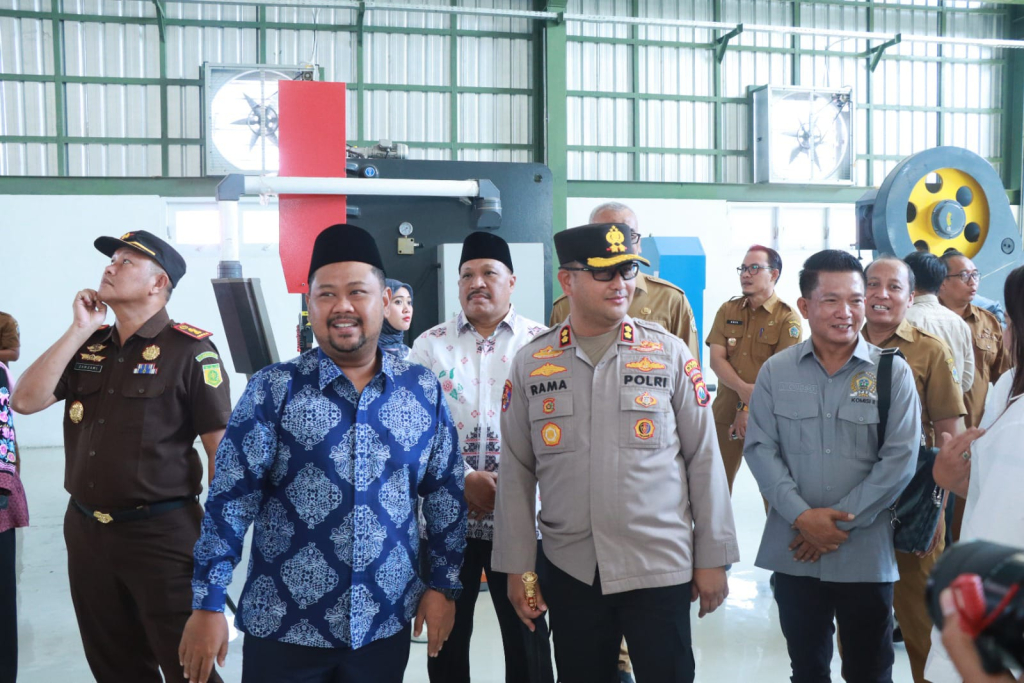 Bupati Gresik dan Kapolres Resmikan Sentra IKM Logam di Hulaan