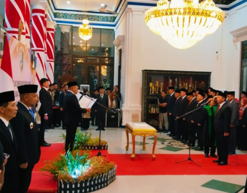 Bupati Sampang Melantik Faisol Ansori sebagai Pj Sekda 