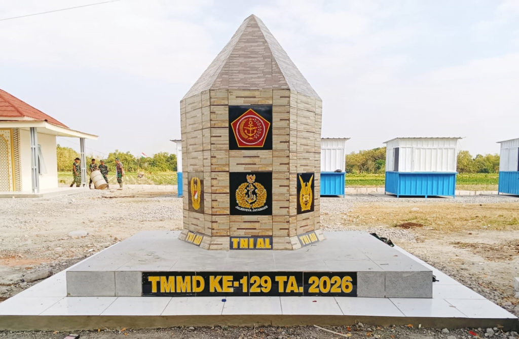 Tugu TMMD 129 Bojonegoro Kokoh Berdiri di Rest Area Terpadu Desa Kesongo. Foto dok