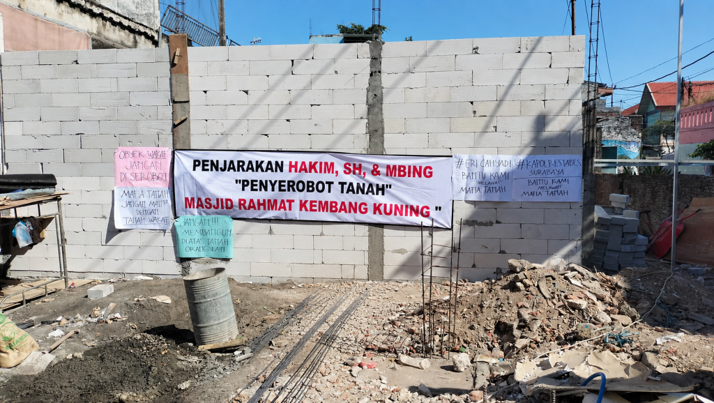 Yayasan Masjid Rahmat Kembang Kuning Laporkan Dugaan Penyerobotan Tanah Wakaf ke Polrestabes Surabaya