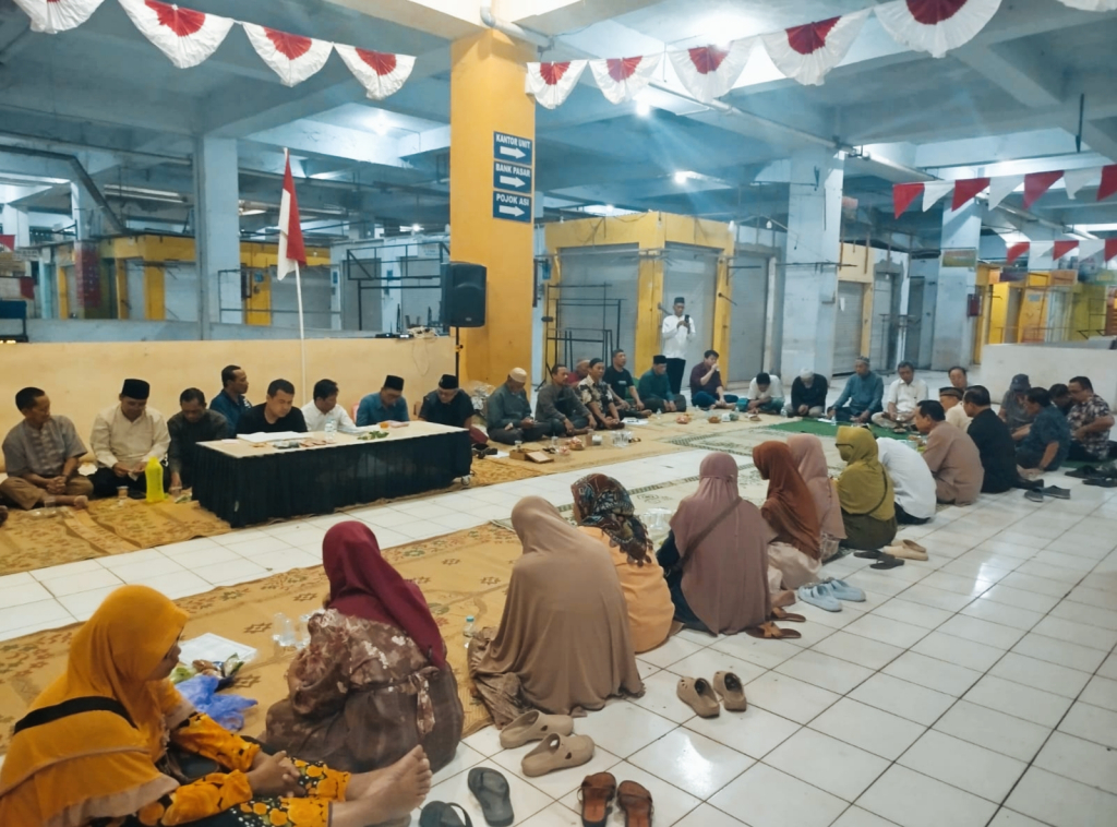Jelang Putusan PTUN, Puluhan Pedagang Pasar se-Kota Madiun Gelar Doa Bersama
