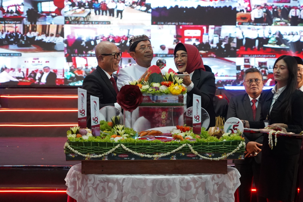 Semangat Fly Higher Warnai HUT Ke-65 Bank Jatim, Perkuat Langkah Menuju Transformasi Berkelanjutan