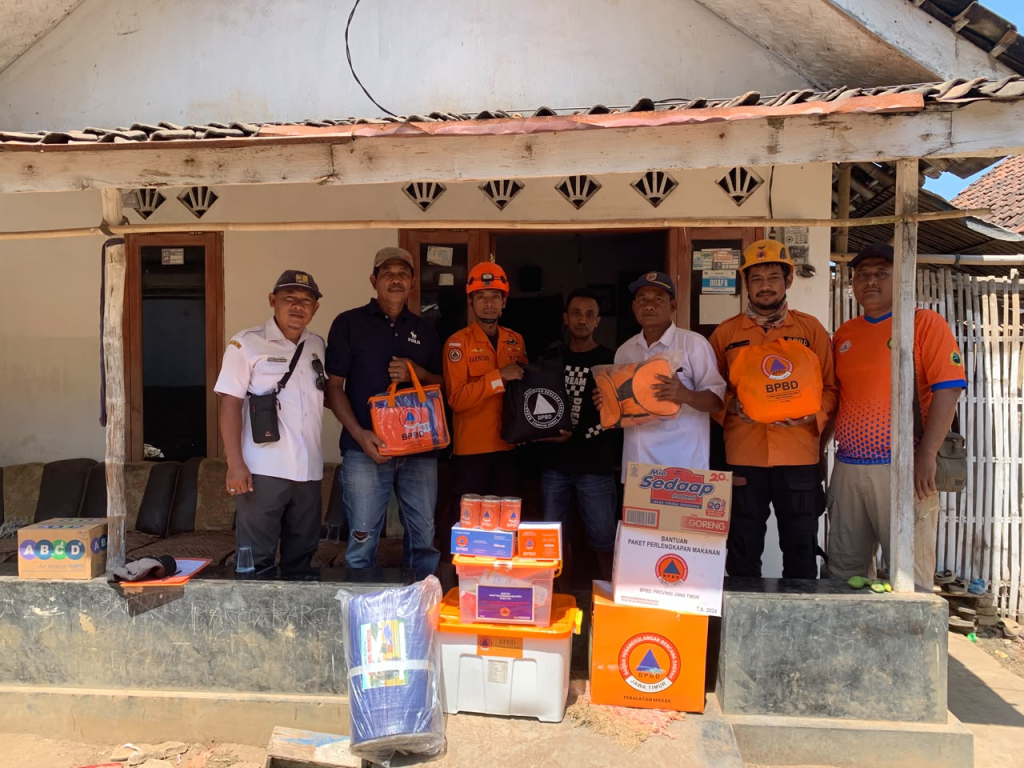 BPBD Jember Bergerak Cepat, Salurkan Bantuan untuk Korban Kebakaran Rumah di Kencong