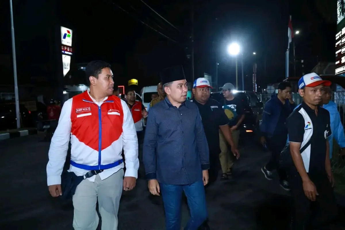 Sidak SPBU, Gus Fawait Ancam Polisikan Penimbun BBM