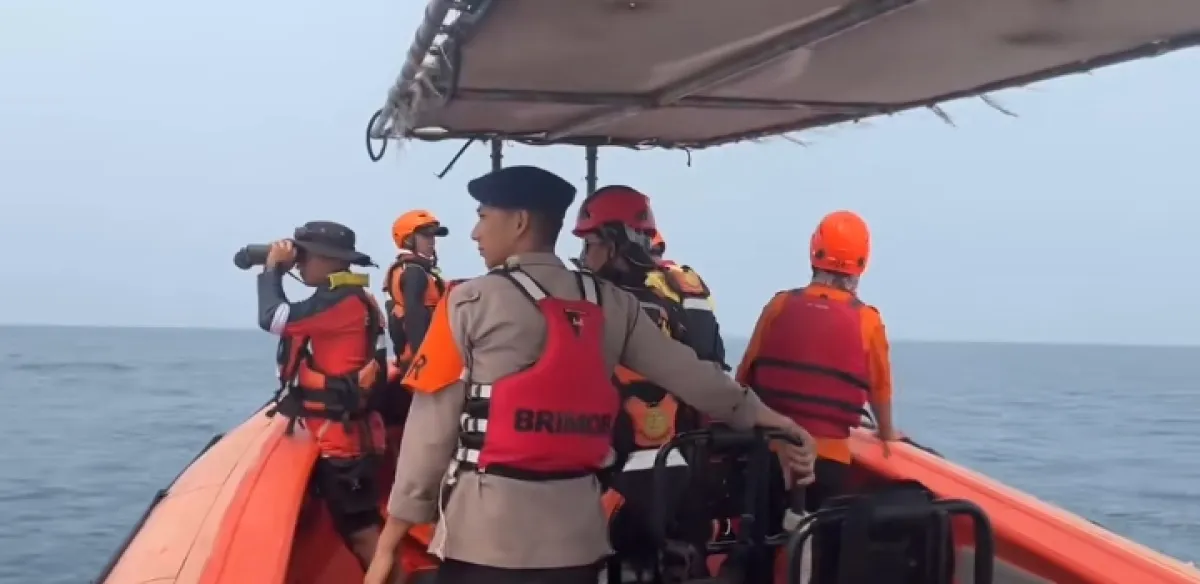 Hari Ke-5 Pencairan 8 Orang Hilang di Selat Sunda, Tim Sisir  2.537 NM² Laut & 2.063 NM² Udara
