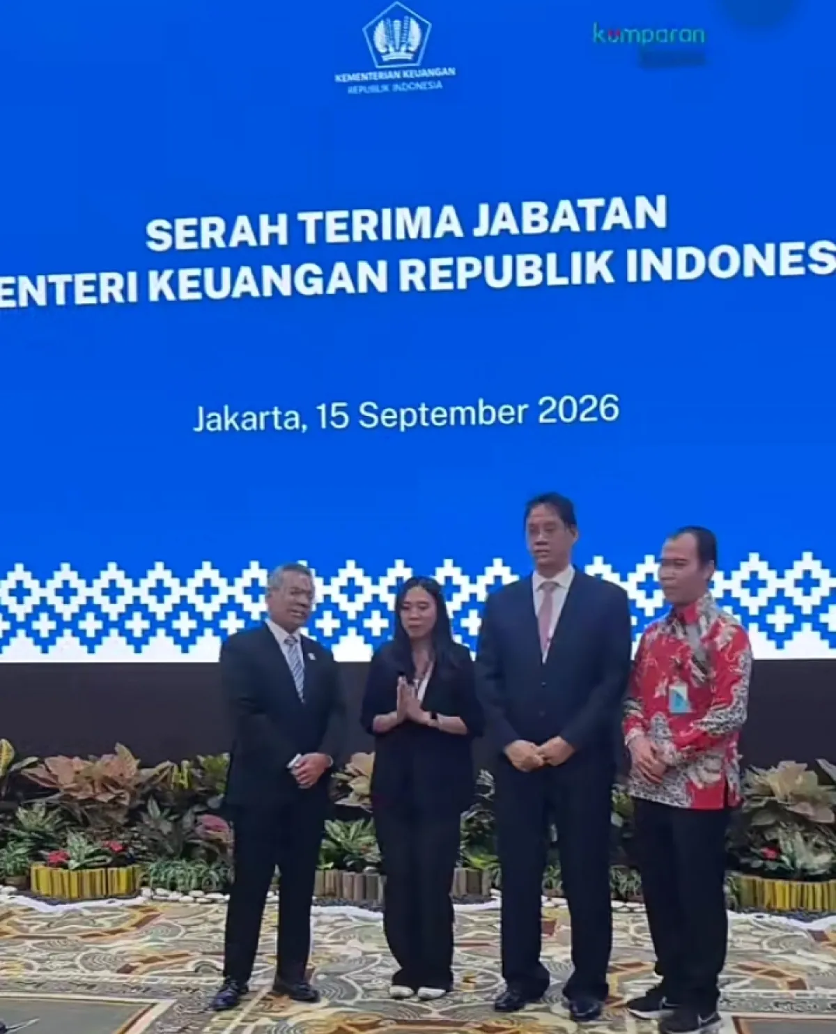 Senyum Tipis di Aula Djuanda Dalam Acara Sertijab Purbaya ke Suahasil! Sah Resmi Pegang Kas Negara 